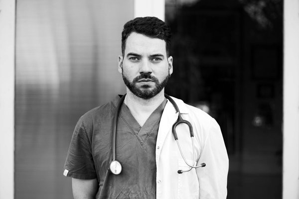 Épilation laser lèvres et menton : une solution durable